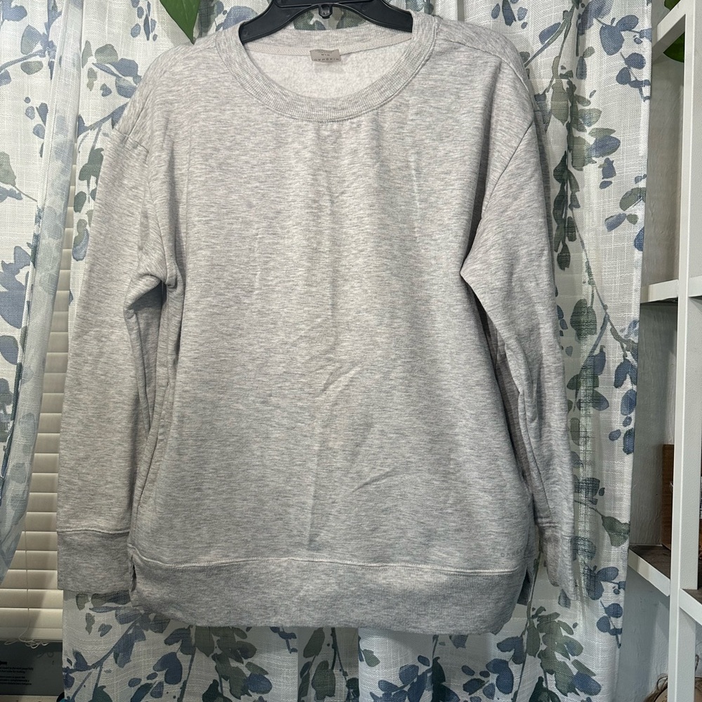 Danskin Light Gray Crew Neck Sweater
